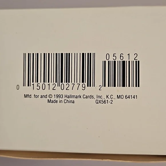 Hallmark Anniversary Edition 20 years of Keepsake Onaments Tannenbaum's Dept. 93 - Picture 3 of 10